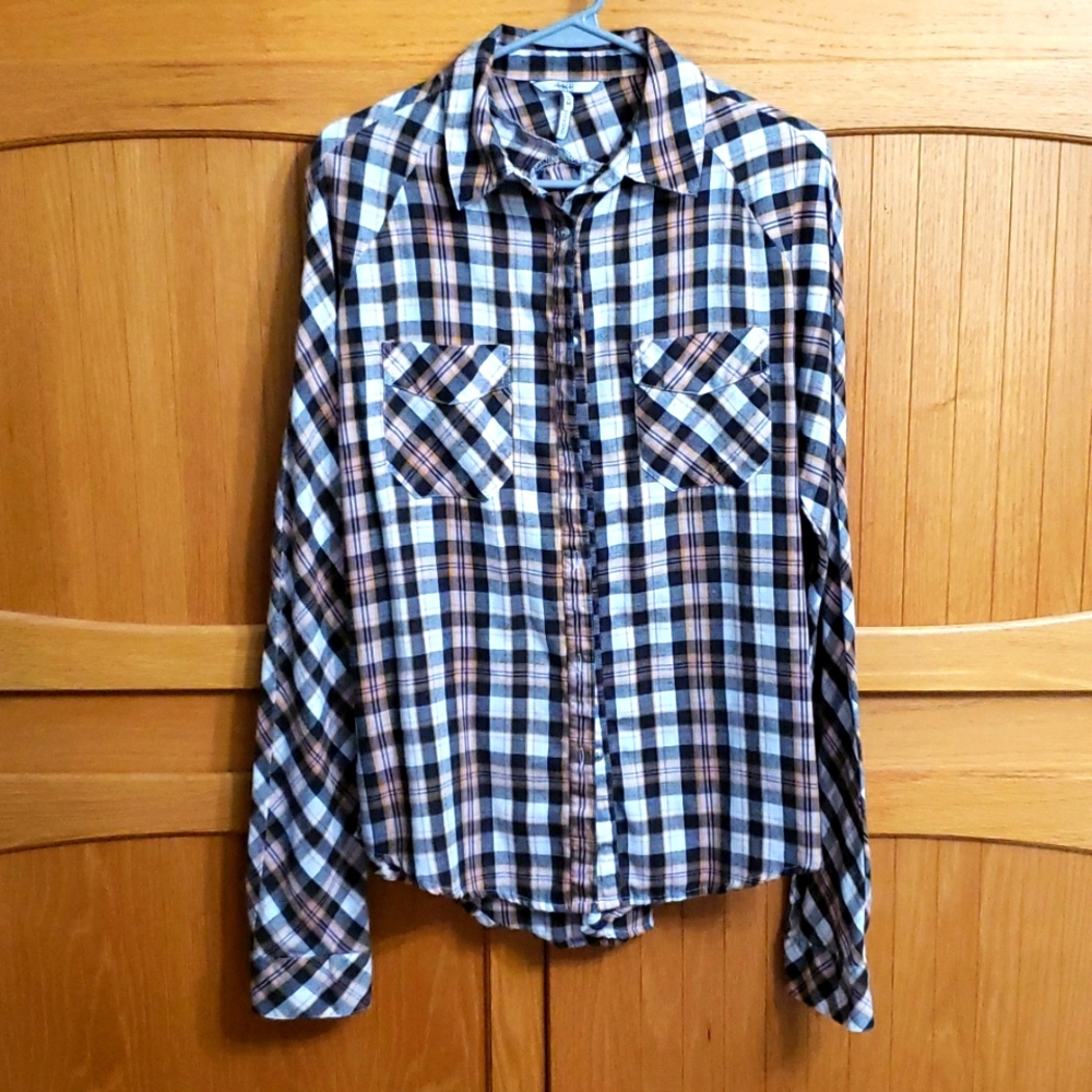 DKE Size Medium Flannel Shirt Black Gold and White plaid